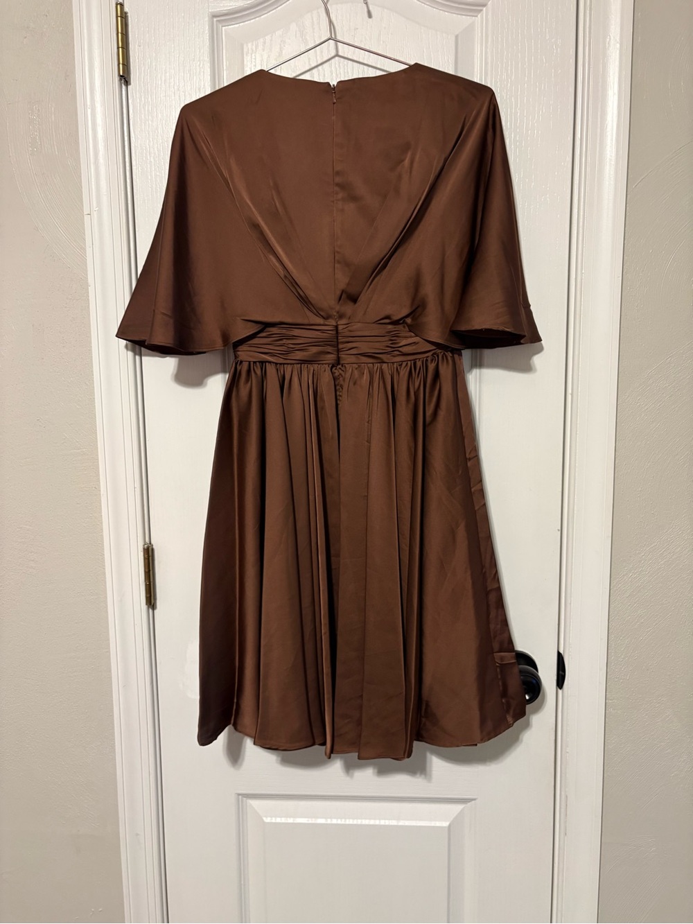 NWT Mac Duggal Chocolate Brown Satin V-Neck Midi Dress - Picture 3 of 5